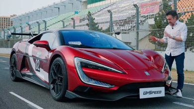 رانندگی ریچارد هموند با ابرخودروی ۳ هزار اسب بخار بی‌وای‌دی