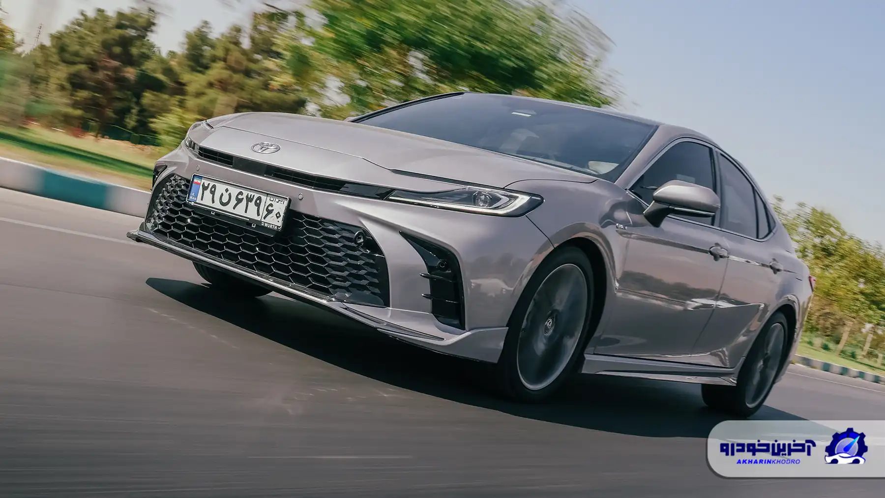 فروش تویوتا کمری هایبرید با تخفیف 737 میلیون تومانی !